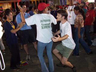 C'est le moment de danser avec les colombiennes!
